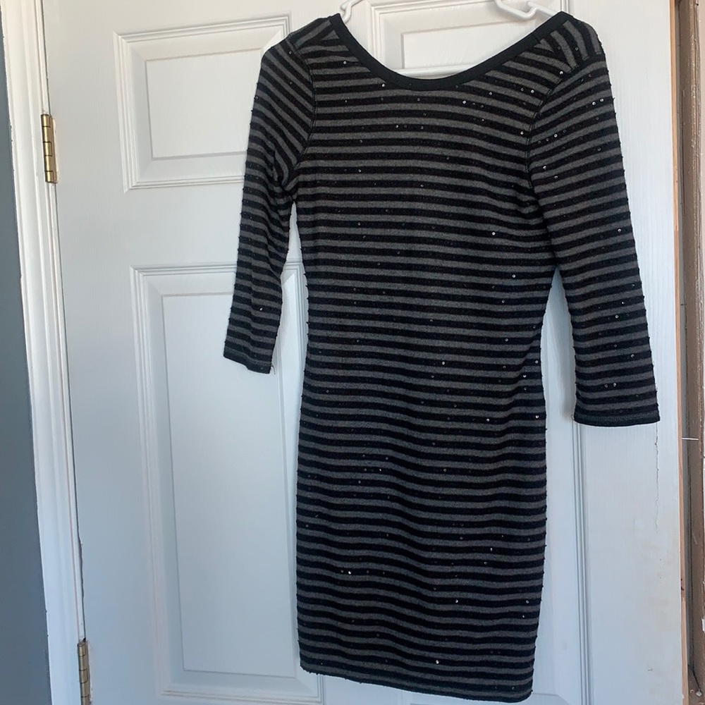Perfect dress for the holidays! From express.
